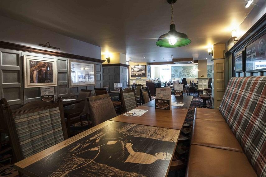 The Crown Hotel Wetherspoon Biggleswade Εξωτερικό φωτογραφία