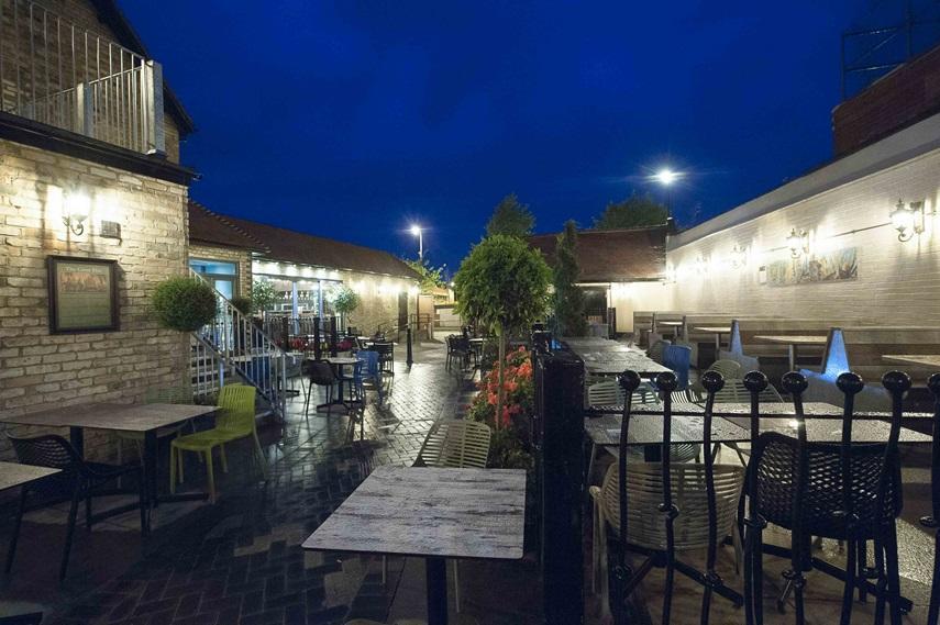The Crown Hotel Wetherspoon Biggleswade Εξωτερικό φωτογραφία